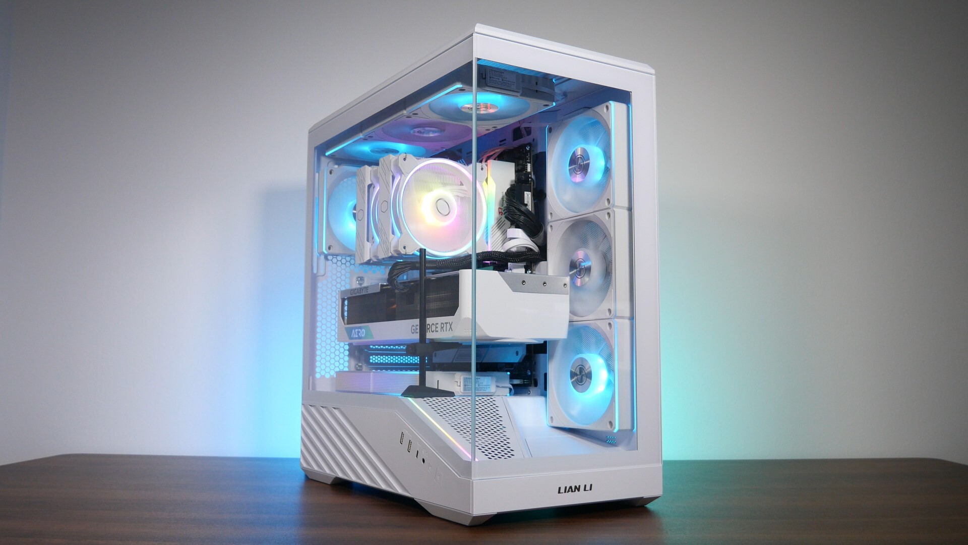 新発売！Lian li Vector V100 白　PCケース Review: Lian Li Vector V100 PC Case